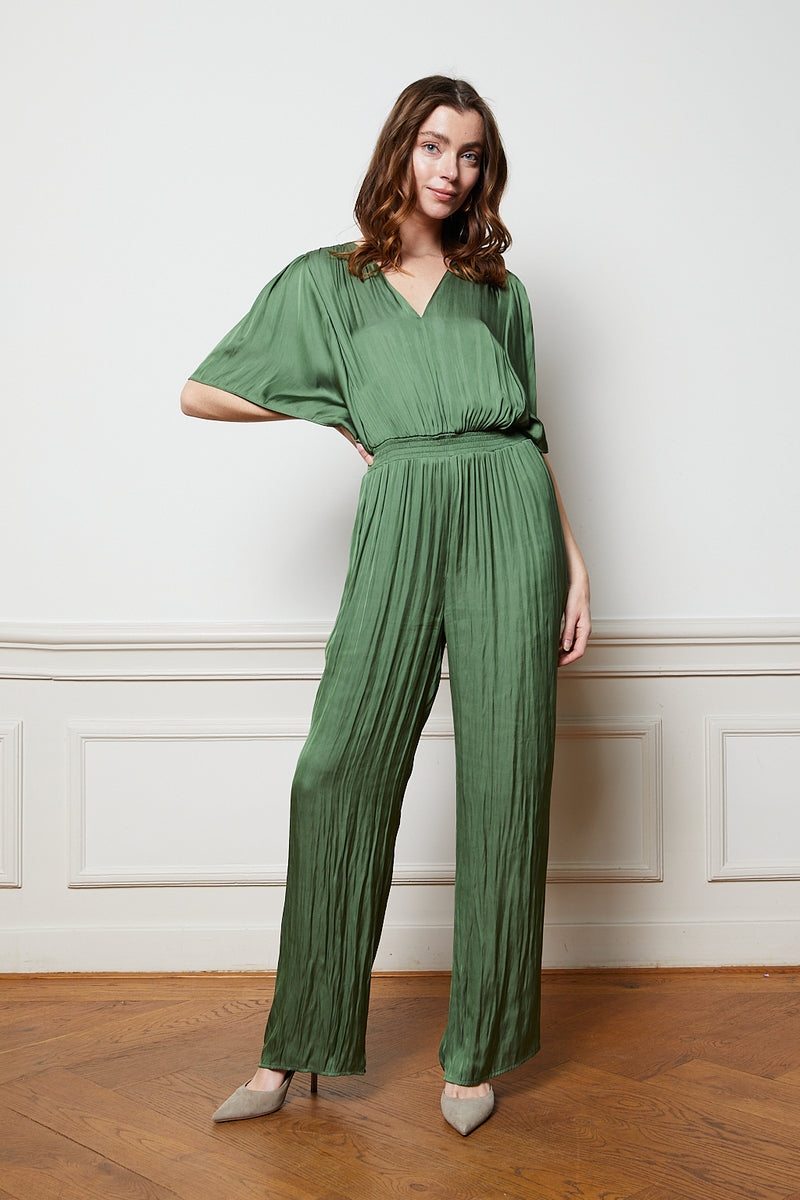 Green v-neck jumpsuit with elastic waistband