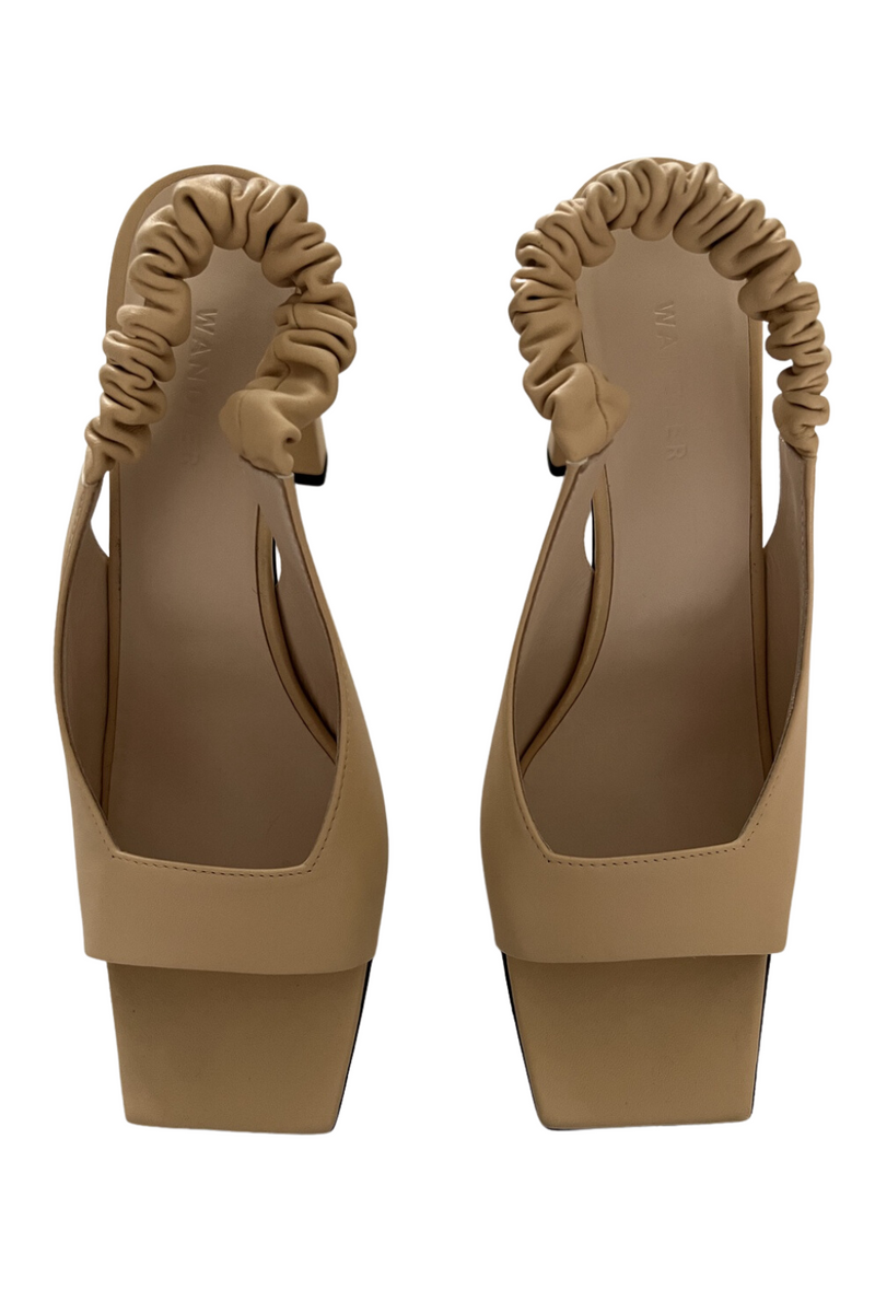 Beige Mia sandal with leather strap